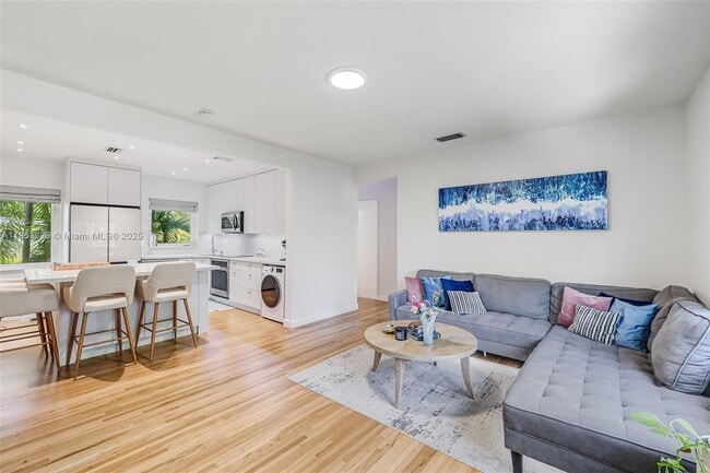 Building Photo - 7635 SW 56th Ave Unit C Rental