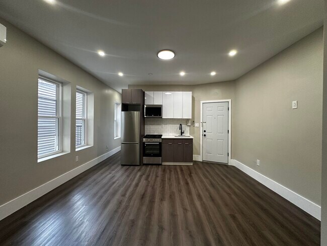 Building Photo - 18 Reed St Unit 6