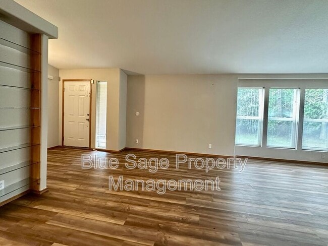 Building Photo - 1375 S Bagley Creek Rd