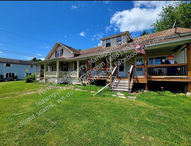 Building Photo - 1276 Main St Rental