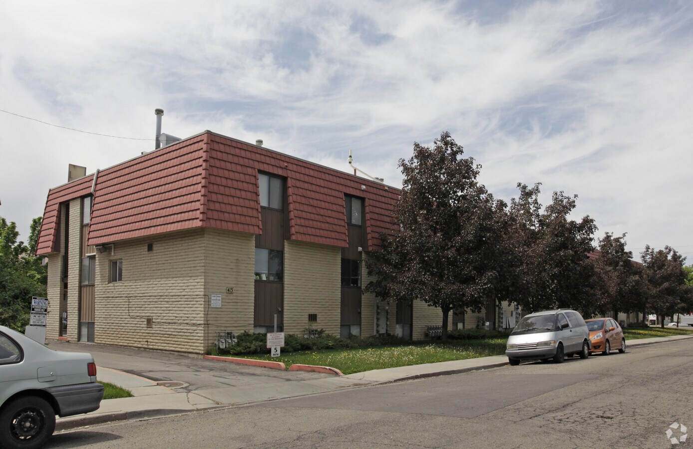 Villa Maria Apartments - Heritage Court Apartments