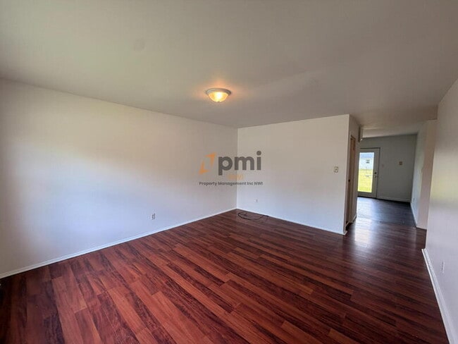 Photo - 5588 Tulip Ave