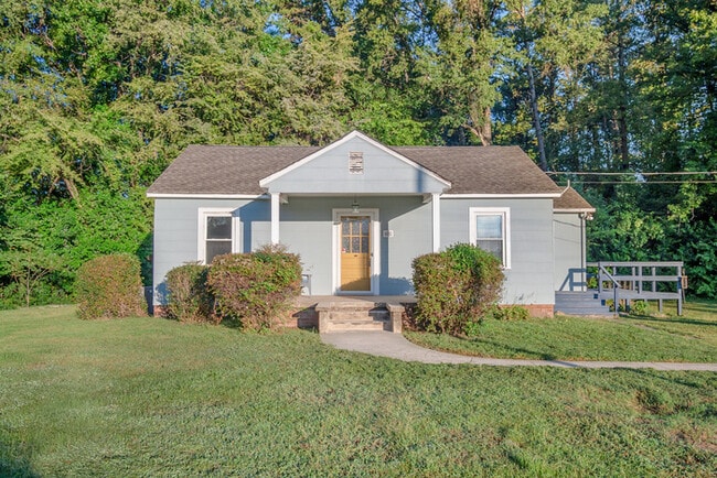 Building Photo - Charming Charlotte Retreat with Convenience at Every Turn, 2BR/1BA/880 sq ft