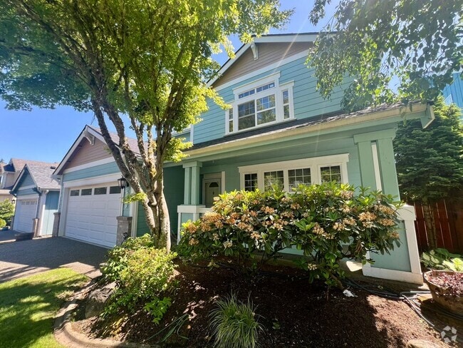 Building Photo - Well Maintained and Spacious 4 Bed Rental