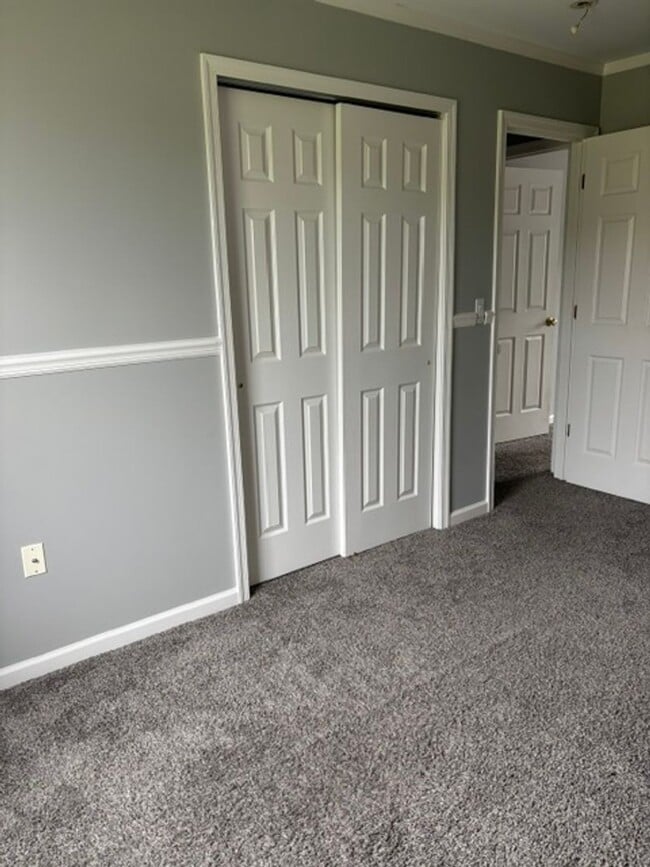 Photo - Beautiful 3 bedroom 2.5 bath end unit townhouse