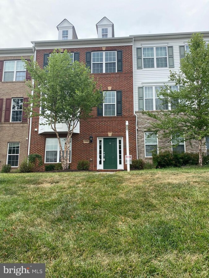 Photo - 41635 Waltham Cross Ter Townhome