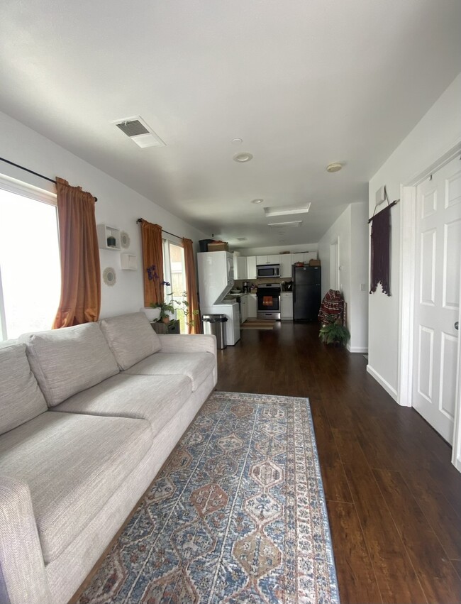 Building Photo - 1623 Drexel Dr Rental