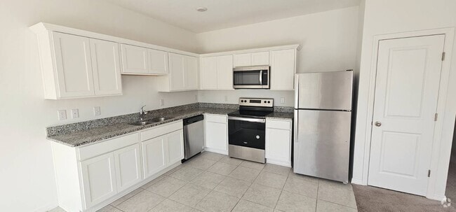 Building Photo - 1045 Appleton St Rental