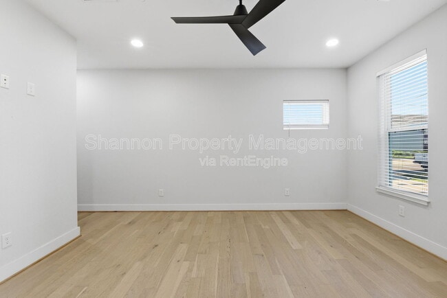 Photo - 2204 Lou Ellen Ln Unidad C