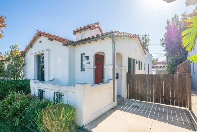 Building Photo - Warm & Inviting Venice Beach Rental Home!