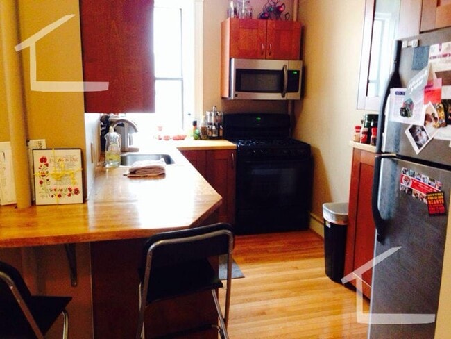 Photo - 2Br/1Bth, Heat/Hot Water included! Laundry in building! Renovated condo! Can't beat the price!