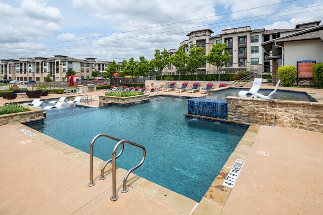 Villas on the Hill apartments — community photo