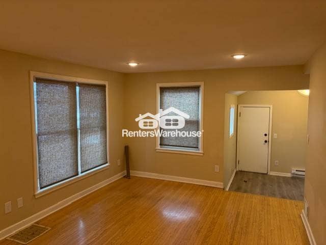 Photo - 415 Decatur Ave N