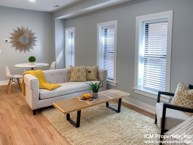 Photo - 2121 N Sedgwick St Unit 3