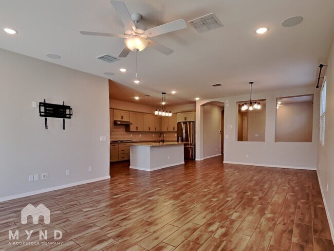 Photo - 15093 W Latham St