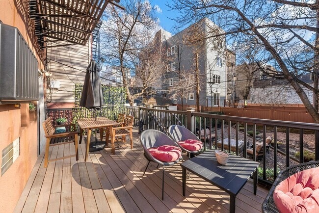 Building Photo - 607 1st St Unit 1 Rental