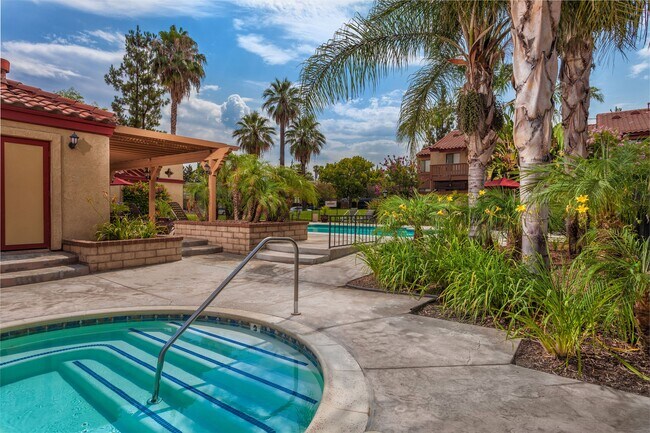 Red Oak Villas Apartments