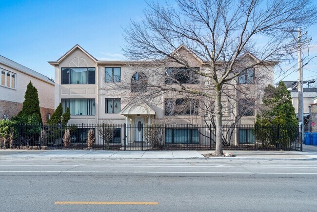 Photo - 2112 W Armitage Ave Condo Unit GW