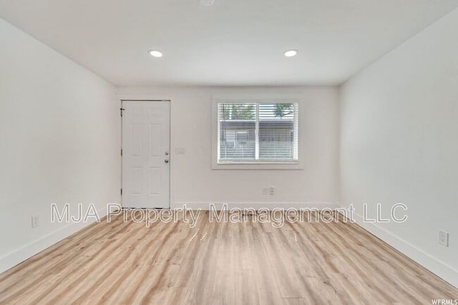 Photo - 927 W 1100 N Unit 6