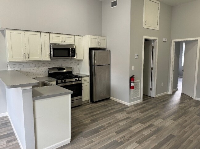 Photo - 688 State St Unit 1