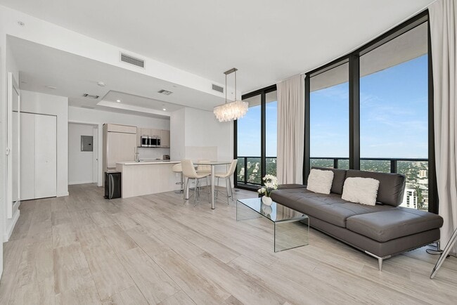 Photo - Remarks:	Enjoy stunning Skyline and Bay views from the wraparound balcony of this furnished 2-bed...