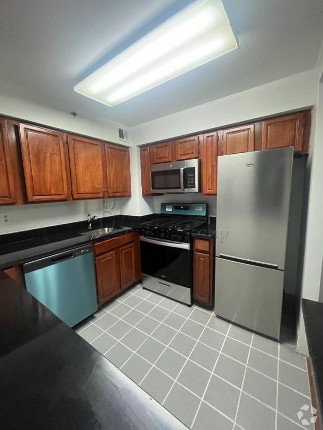 Building Photo - 2 bedroom in Astoria NY 11106 Unit 7C Rental