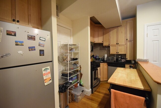 191 Winthrop Rd Unit 4