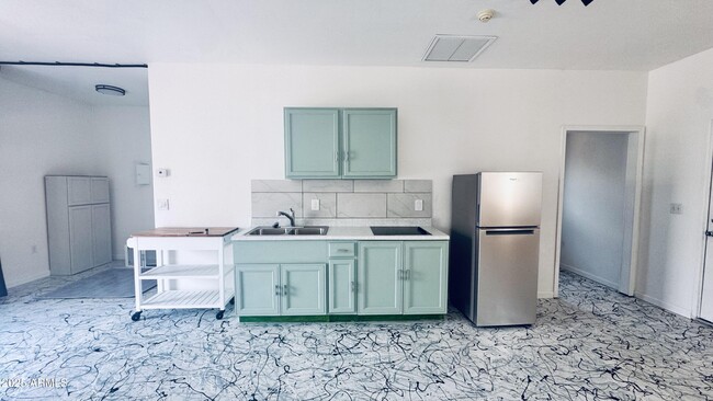 Building Photo - 1410 S 37th St Rental