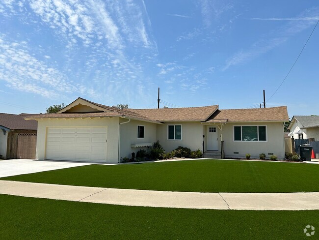 Building Photo - Beautifully Upgraded 3 Bed 2.5 Bath Home i...