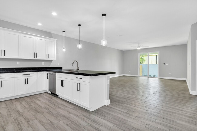 1515 SW 27th Ct