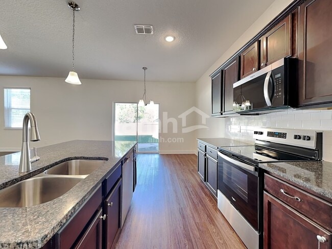 Photo - 719 Zarabrooke Ct