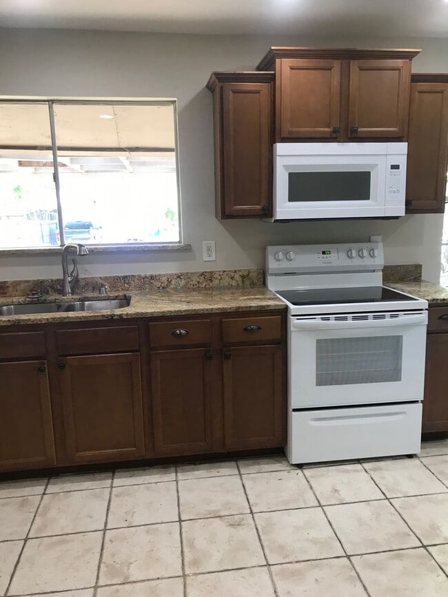 Photo - 3 Bedroom / 2 Bath