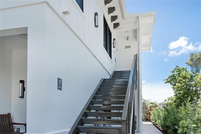 1234 15th St Unit 201