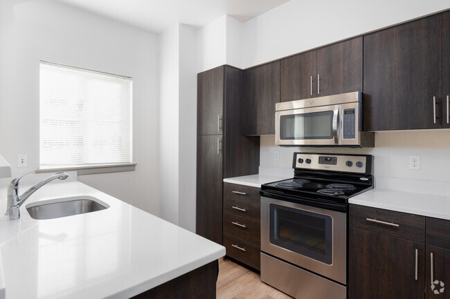 1BD, 1BA - 621-877SF