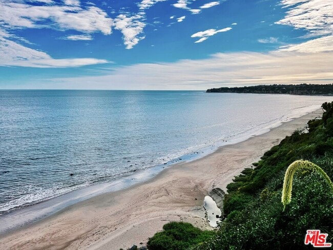Building Photo - 27500 Pacific Coast Hwy Rental