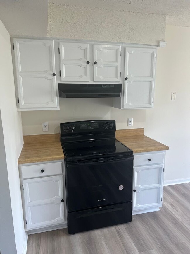 Photo - 758-760 Southampton Dr Unit 760 Southampton