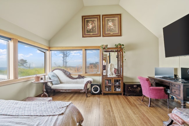 Photo - 1025 NW Inlet Ave