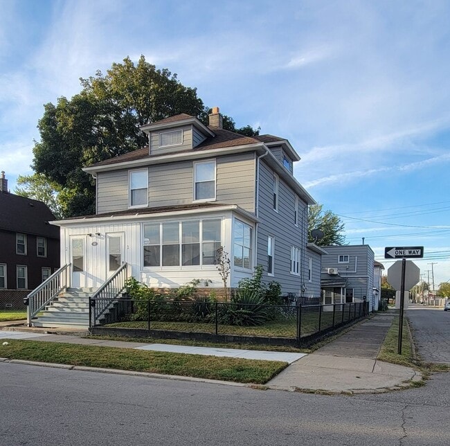 Building Photo - 68 E James St