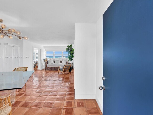 Photo - 1881 Washington Ave Unidad 16E