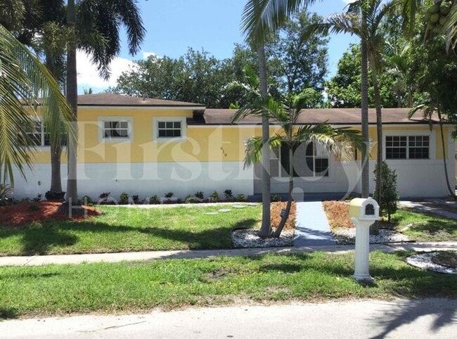 Building Photo - 810 NW 186th Dr Rental