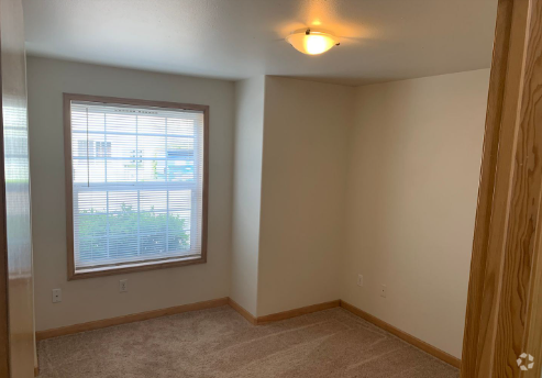 Building Photo - 237 W Kellogg Rd Rental