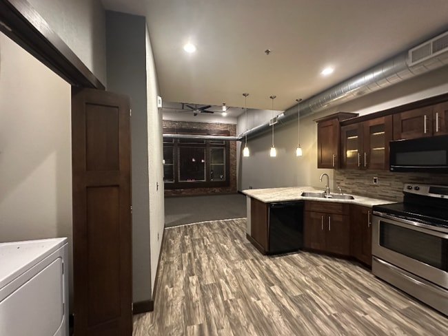 Photo - 128 S Santa Fe Ave