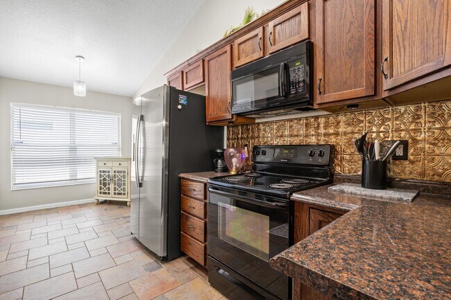 Photo - 18102 Leafwood Cir