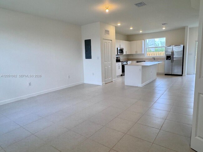 Photo - 1182 Palm Dr