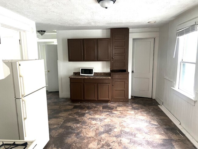 Building Photo - 516 E 22nd St Unit 2