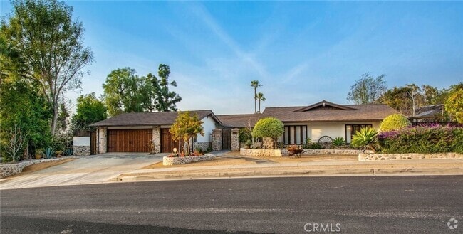 Building Photo - 27151 Mission Hills Dr Rental