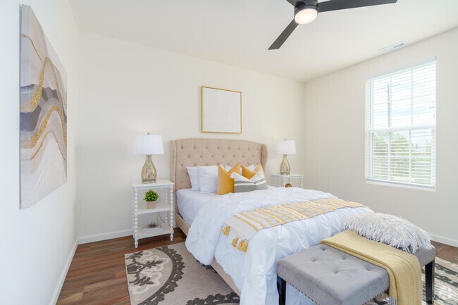 2BR, 2BA - 1,101SF - Primary Bedroom - Thornwood Apartments