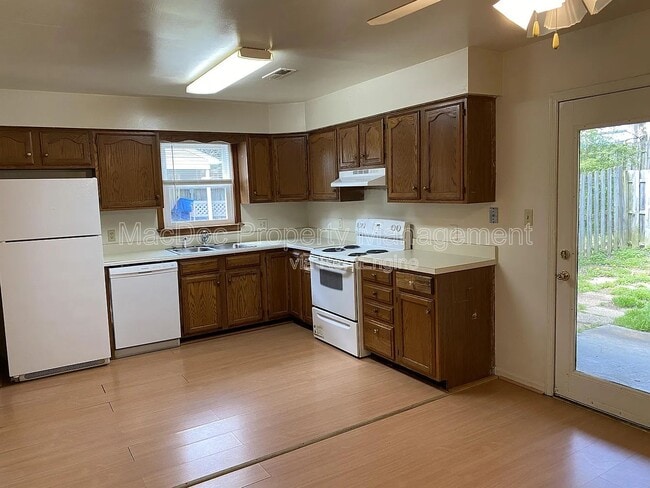 Photo - 118 Farrell Ln
