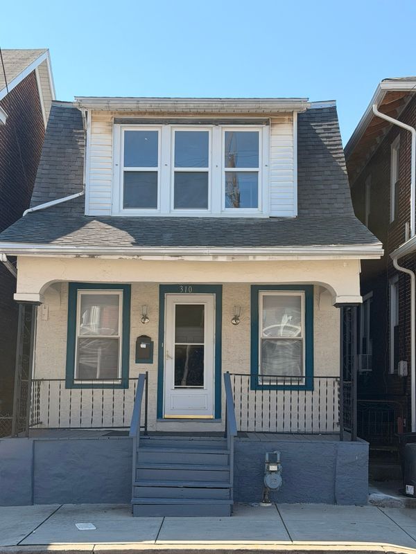 Building Photo - 310 E College Ave