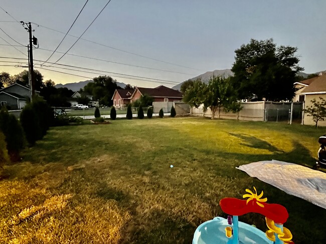 Photo - 924 W 1020 N